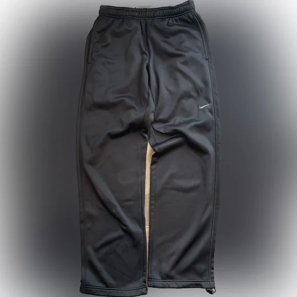 NWOT! Men’s Nike Therma-Fit Sweatpants, size Medium (black) - Picture 1 of 2